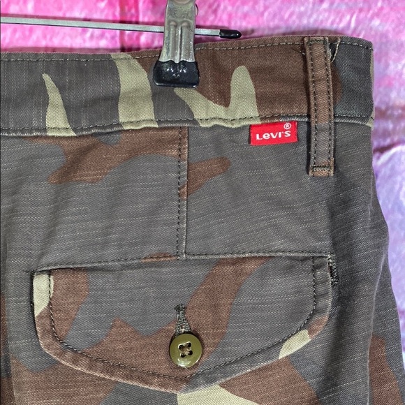 Levi Strauss & Co Men's Camo Shorts MultiPocket Green Size 29 Original Button - Picture 3 of 11